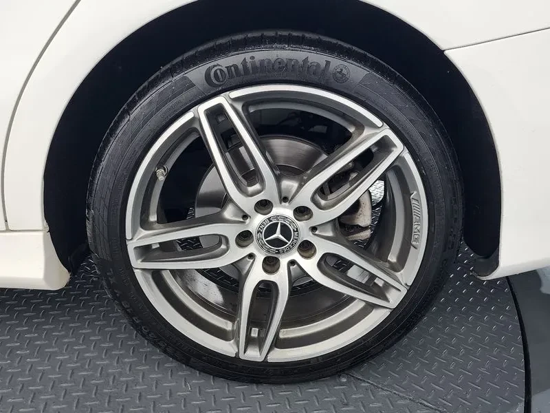 Mercedes-Benz CLA 2.5, снимка 5 - Автомобили и джипове - 54287845