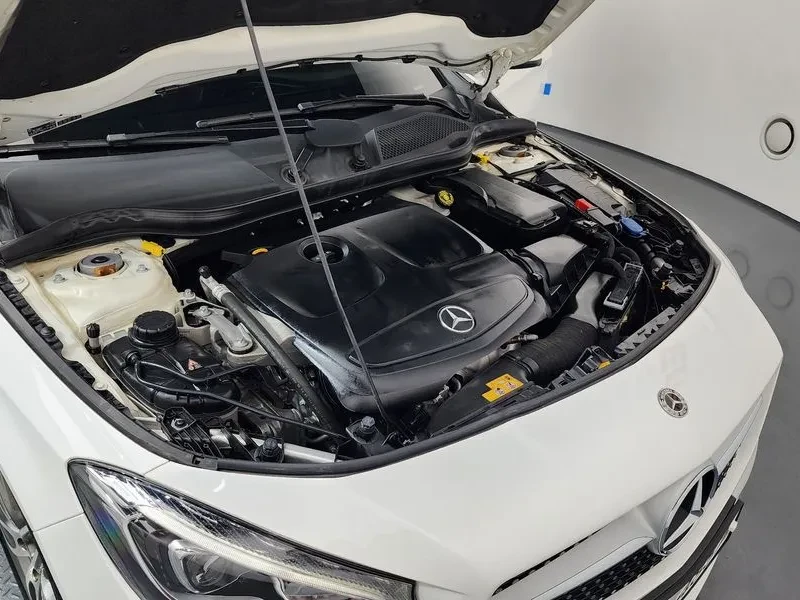 Mercedes-Benz CLA 2.5, снимка 6 - Автомобили и джипове - 54287845