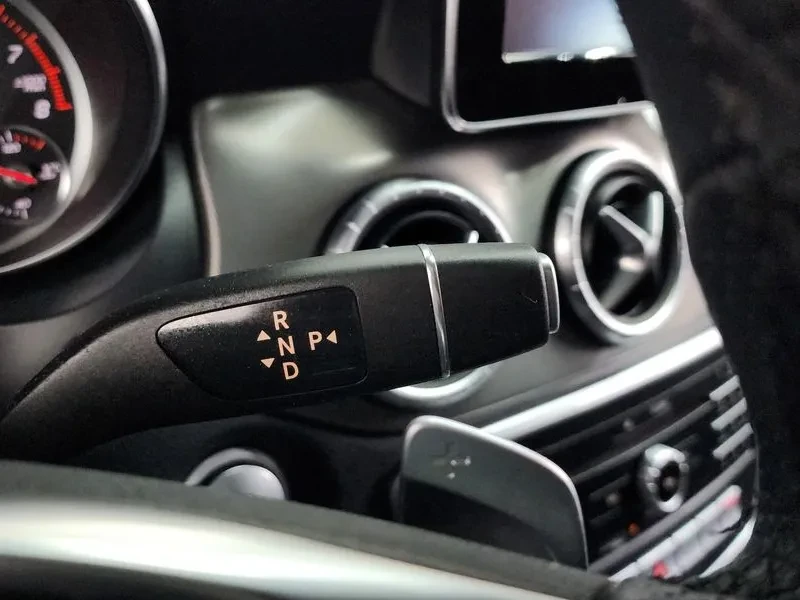 Mercedes-Benz CLA 2.5, снимка 9 - Автомобили и джипове - 54287845