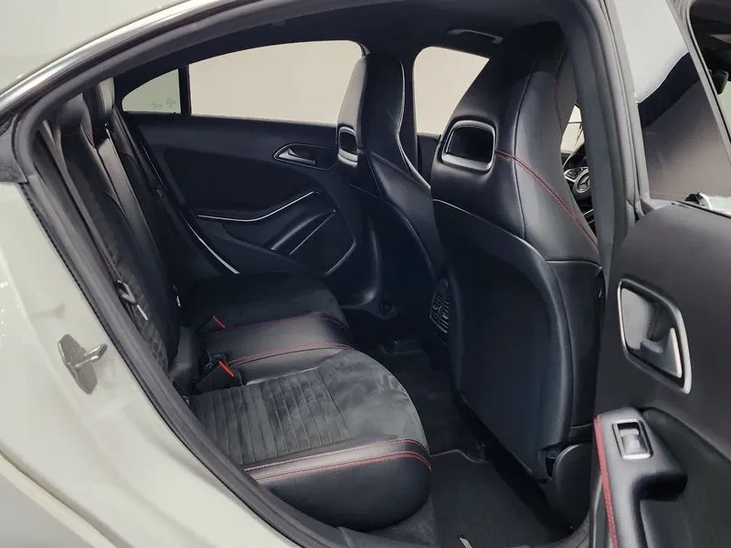 Mercedes-Benz CLA 2.5, снимка 12 - Автомобили и джипове - 54287845