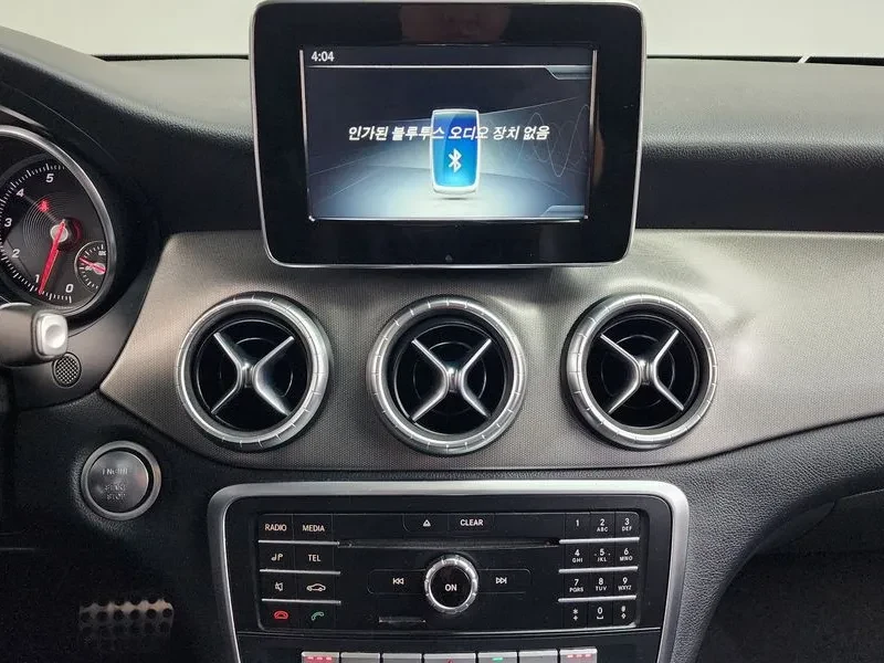 Mercedes-Benz CLA 2.5, снимка 14 - Автомобили и джипове - 54287845