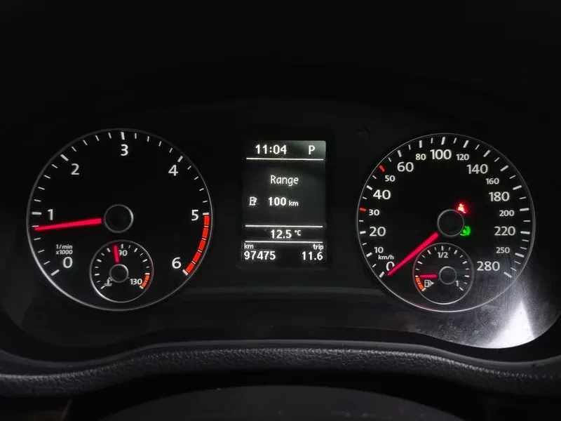 VW Passat 2.0 TDI, снимка 8 - Автомобили и джипове - 54298571