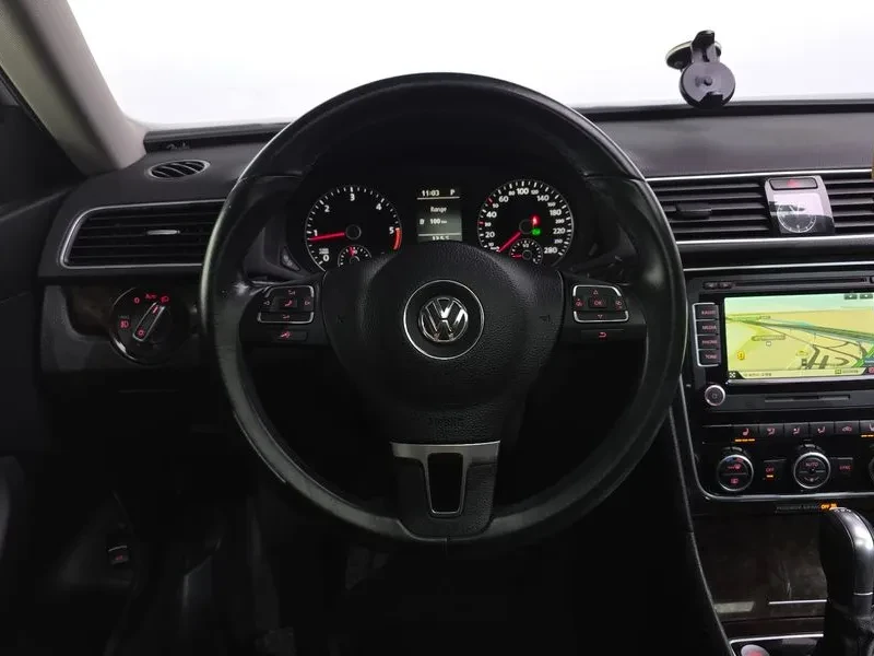 VW Passat 2.0 TDI, снимка 13 - Автомобили и джипове - 54298571