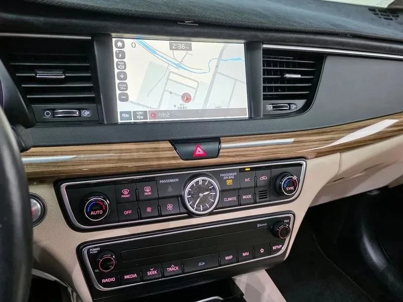 Kia K7, снимка 14 - Автомобили и джипове - 56689476
