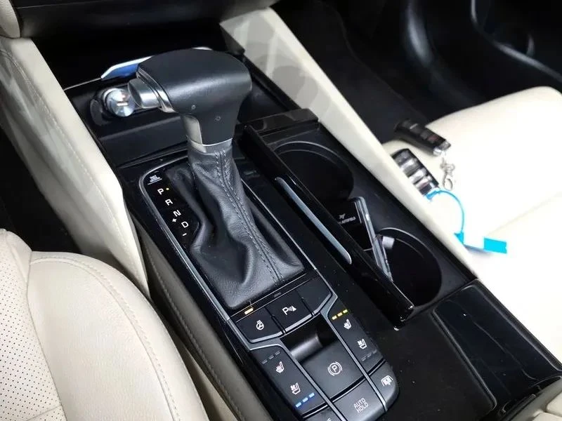 Kia K7, снимка 9 - Автомобили и джипове - 56689476