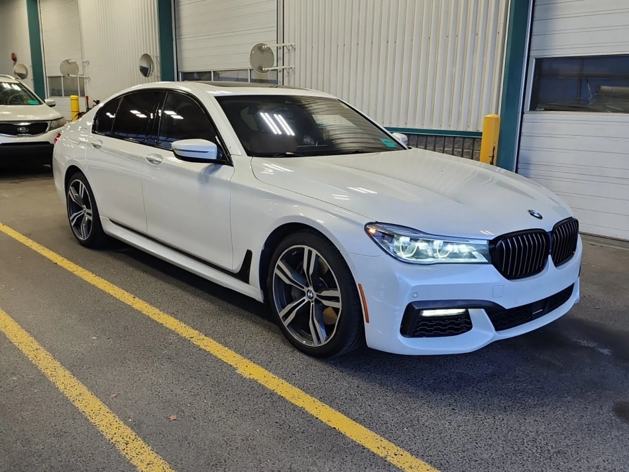 BMW 750 CARFAX* АВТОФИНАНСИРАНЕ БЕЗ ПЪРВОНАЧАЛНА ВНОСКА - изображение 2