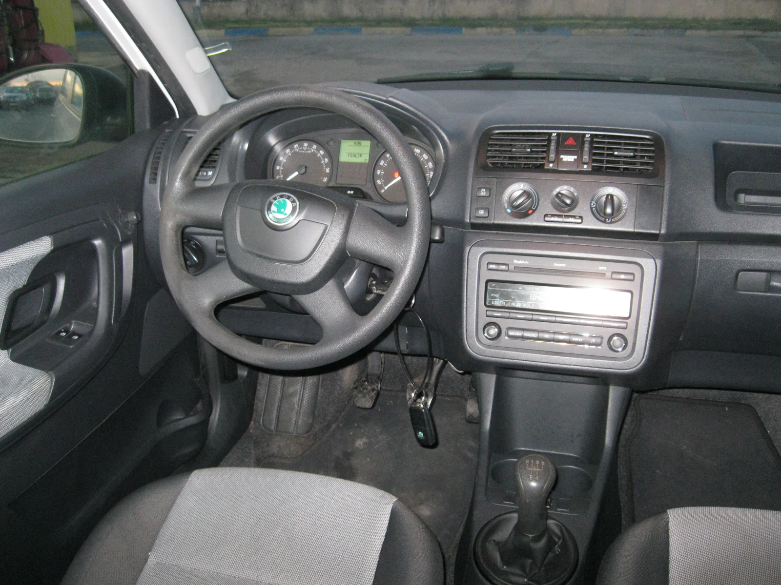 Skoda Fabia 1.6 tdi 90 кс | Mobile.bg — изображение 10