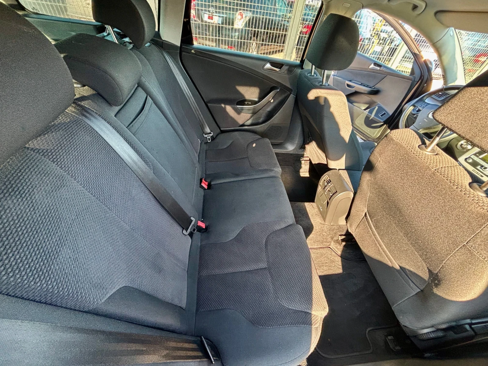 VW Passat 2.0TDI AVTOMAT NAVI - изображение 10