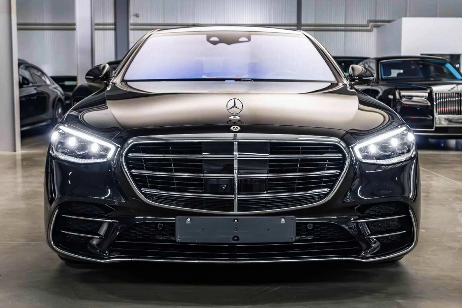 Mercedes-Benz S 350 FACELIFT* AMG* 3 TV* EXCLUSIVE* , снимка 2 - Автомобили и джипове - 54158455