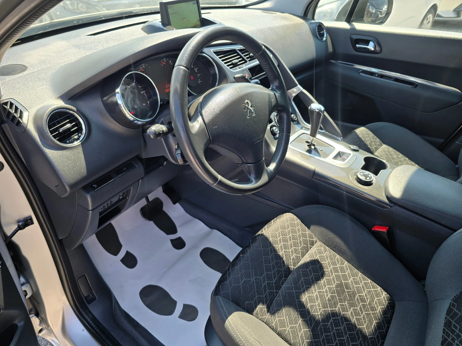 Peugeot 3008 1.6HDI-115K.C.-AVTOMATIC-EURO5B, снимка 9 - Автомобили и джипове - 55441411
