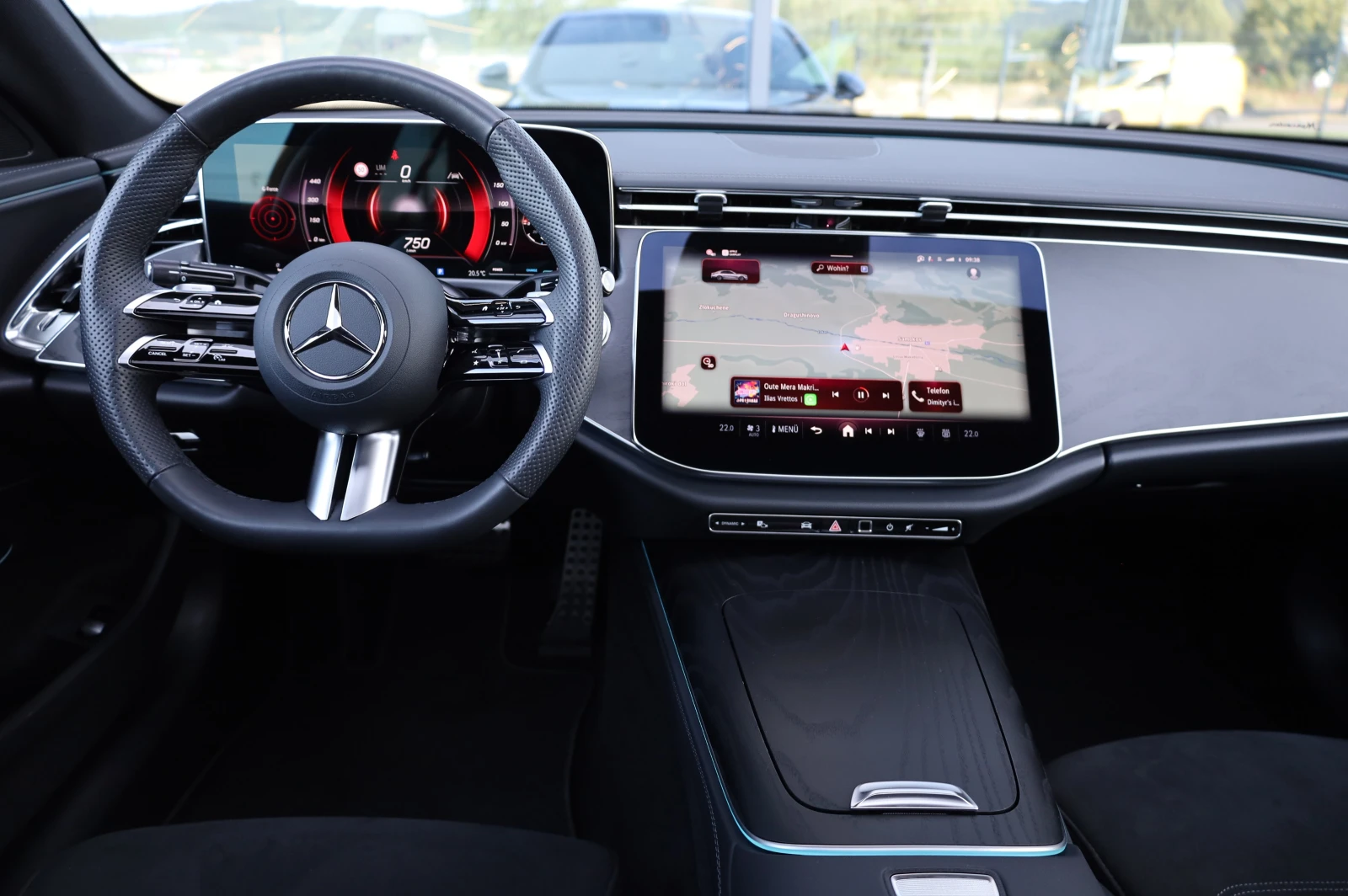 Mercedes-Benz E 220 NEW MODEL* AMG LINE* PANO* , снимка 10 - Автомобили и джипове - 55741465