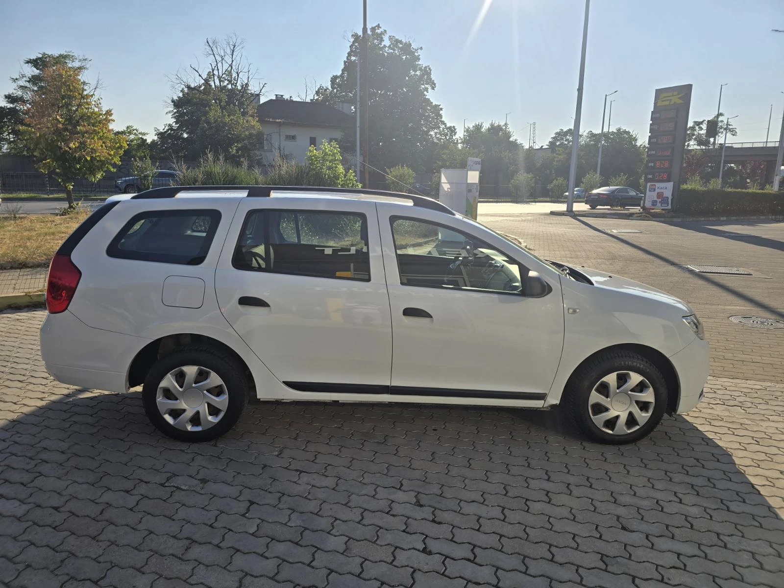 Dacia Logan 1.5 DCI, снимка 7 - Автомобили и джипове - 55852719