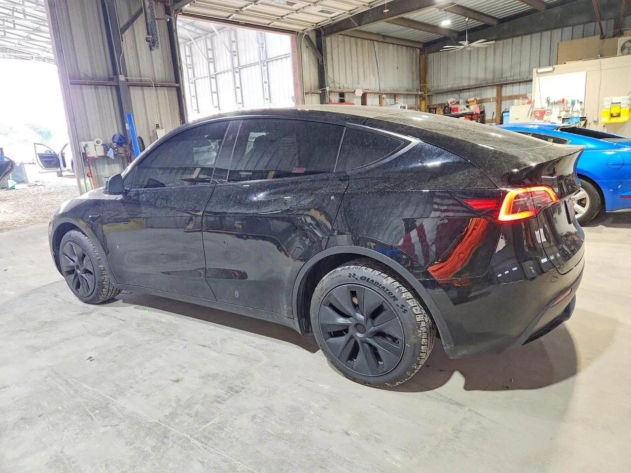 Tesla Model Y Long Range AWD, снимка 2 - Автомобили и джипове - 56071097