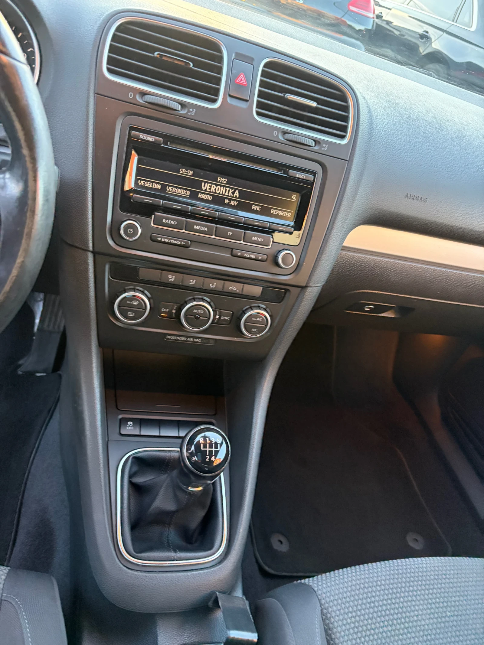 VW Golf, снимка 10 - Автомобили и джипове - 56367594