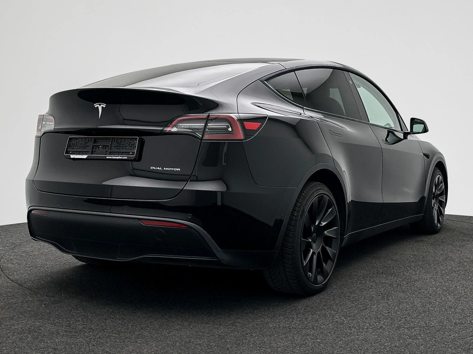 Tesla Model Y Long Range Dual Motor AWD, снимка 3 - Автомобили и джипове - 56552661