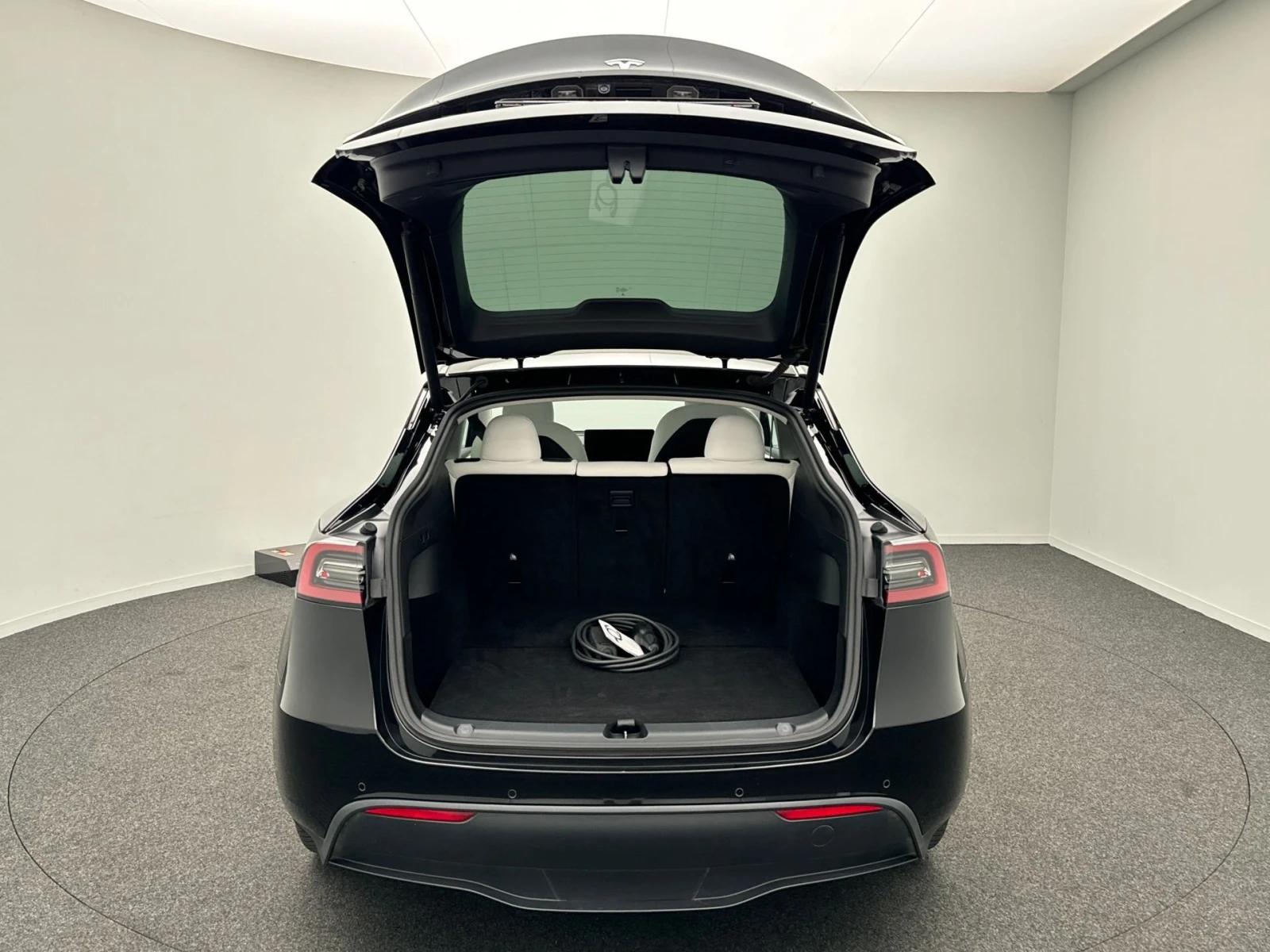 Tesla Model Y Long Range Dual Motor AWD, снимка 7 - Автомобили и джипове - 56552661