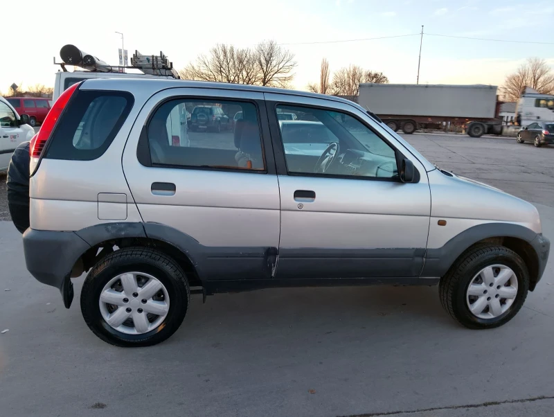 Daihatsu Terios, снимка 10 - Автомобили и джипове - 49093212