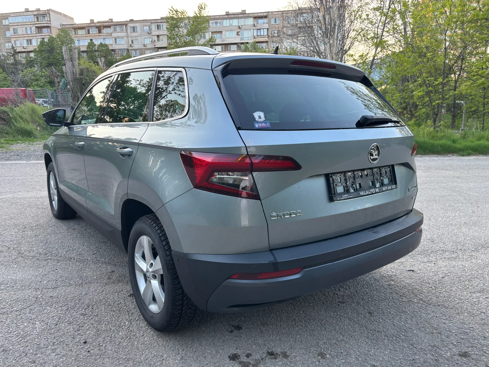 Skoda Karoq 2.0-TDI Style 4x4/Keyless/LED/ОБСЛУЖЕНА!, снимка 7 - Автомобили и джипове - 52877469