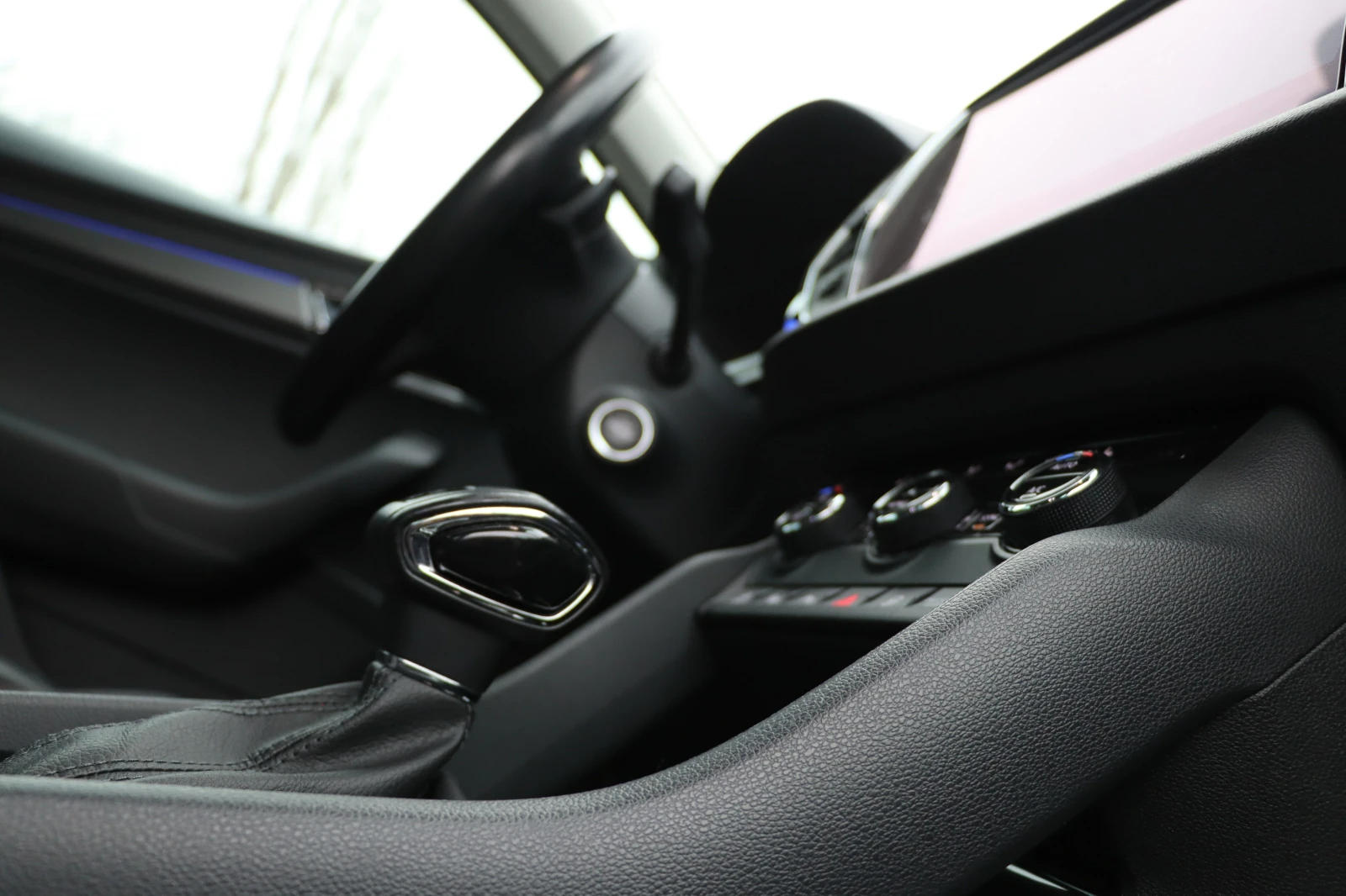 Skoda Karoq 2.0-TDI Style 4x4/Keyless/LED/���������! | Mobile.bg � ����������� 12