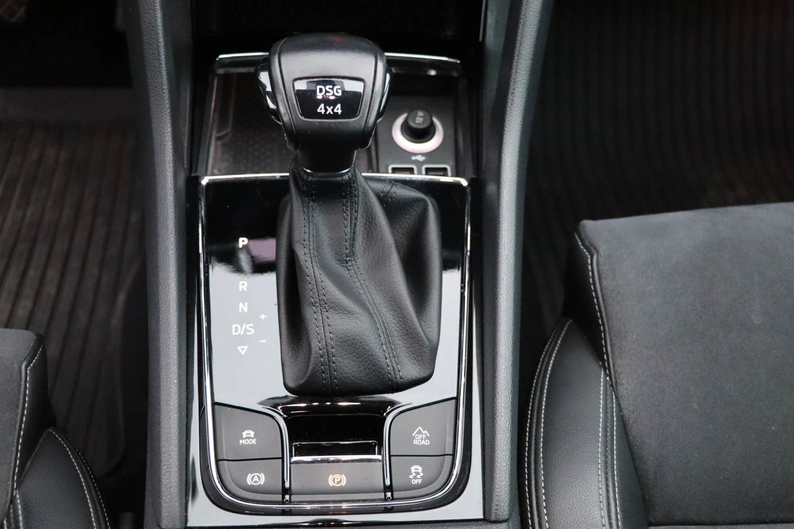 Skoda Karoq 2.0-TDI Style 4x4/Keyless/LED/���������! | Mobile.bg � ����������� 13