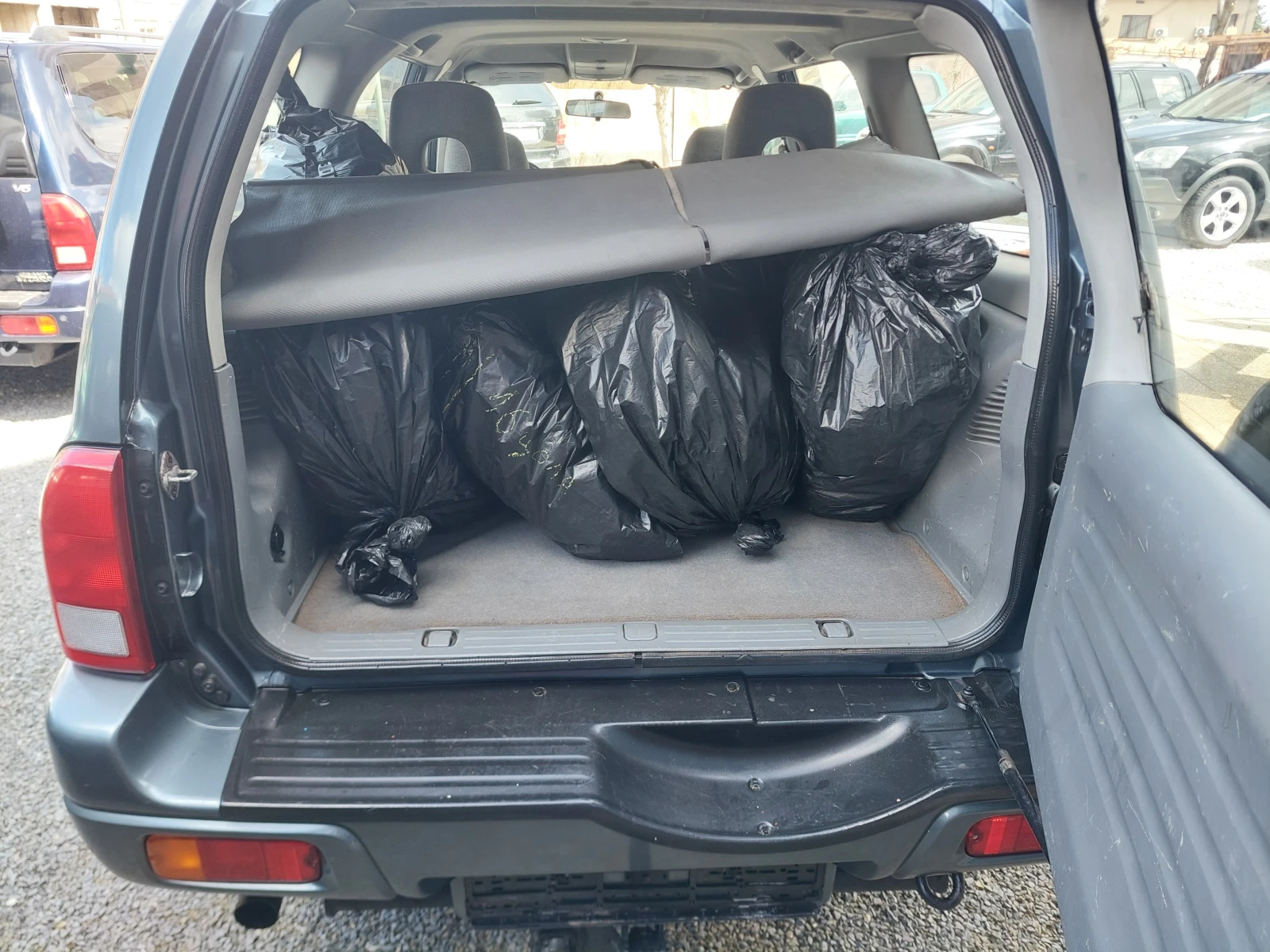 Suzuki Grand vitara ТОП СЪСТОЯНИЕ, снимка 13 - Автомобили и джипове - 54007635