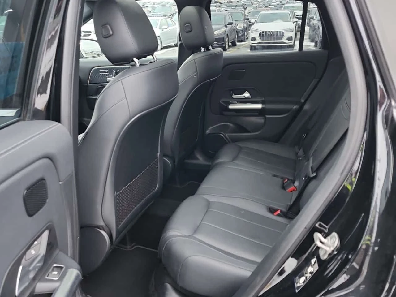 Mercedes-Benz GLA 250 | 4MATIC | PANO | MEMORY | CARFAX | , снимка 13 - Автомобили и джипове - 54111091