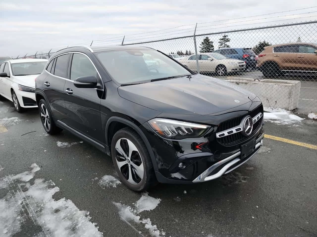 Mercedes-Benz GLA 250 | 4MATIC | PANO | MEMORY | CARFAX | , снимка 2 - Автомобили и джипове - 54111091