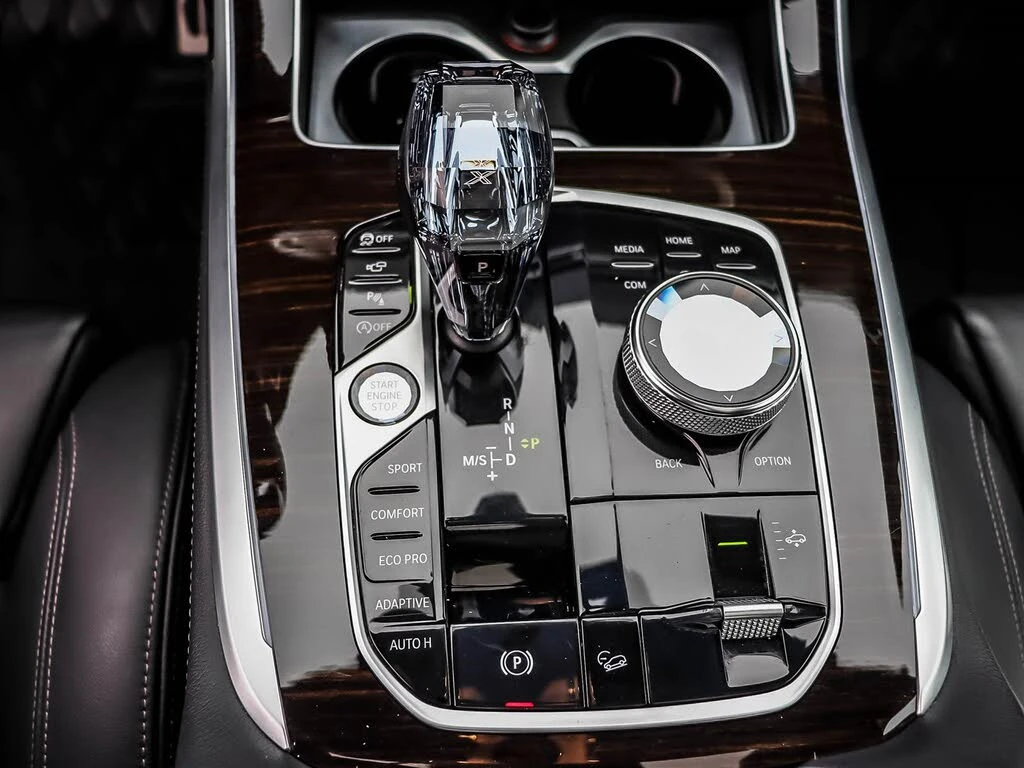 BMW X7 40i* M-SPORT* HEAD-UP* HARMAN* ПАНО* 360 КАМЕРИ, снимка 11 - Автомобили и джипове - 54713915