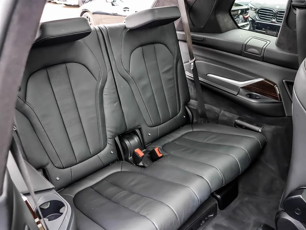 BMW X7 40i* M-SPORT* HEAD-UP* HARMAN* ПАНО* 360 КАМЕРИ, снимка 14 - Автомобили и джипове - 54713915