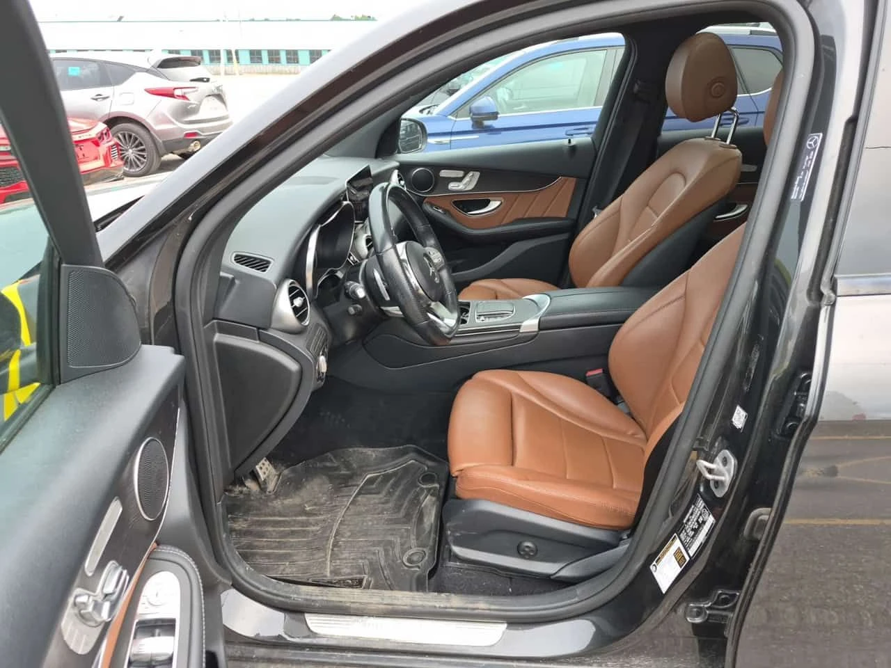 Mercedes-Benz GLC 300 2 КЛЮЧА * ПОДГРЕВИ * ПАНО * KEYLESS * CARFAX, снимка 5 - Автомобили и джипове - 54918847