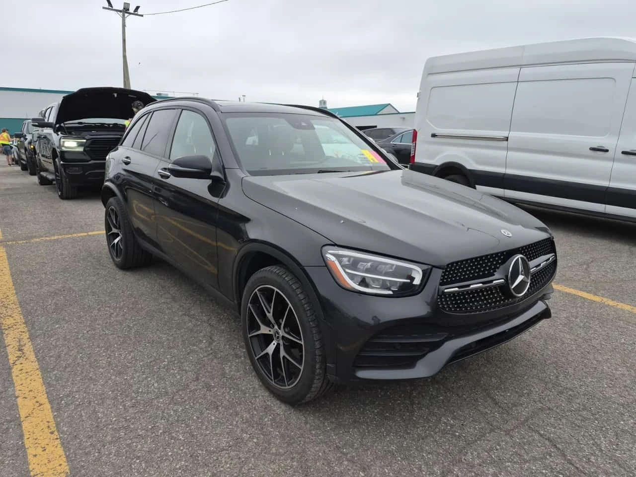 Mercedes-Benz GLC 300 2 КЛЮЧА * ПОДГРЕВИ * ПАНО * KEYLESS * CARFAX, снимка 2 - Автомобили и джипове - 54918847