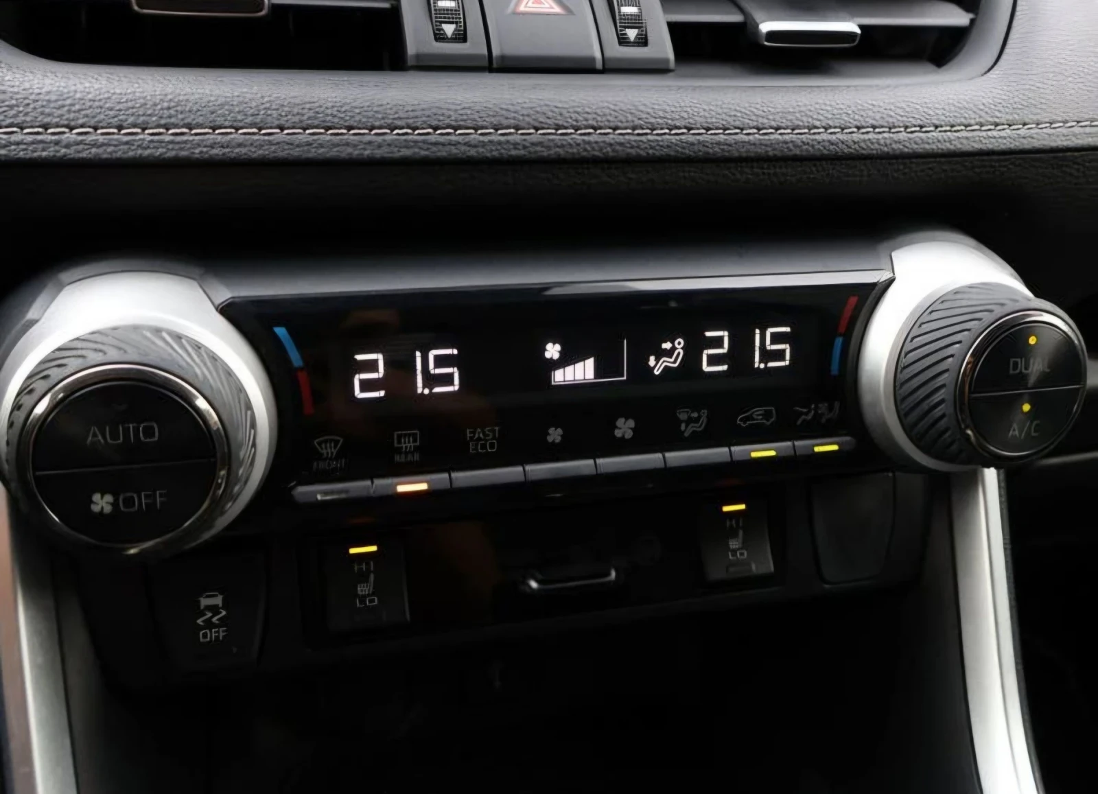 Toyota Rav4 2.5 Hybrid , снимка 9 - Автомобили и джипове - 55349345