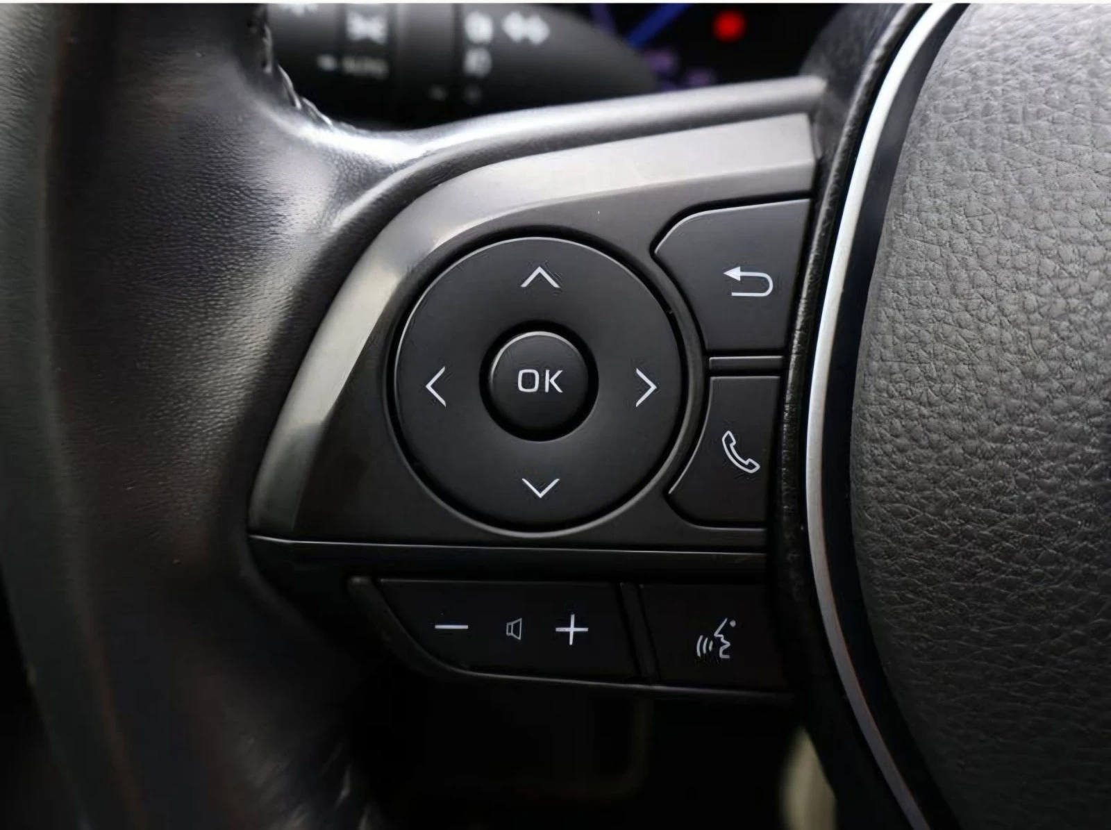 Toyota Rav4 2.5 Hybrid , снимка 11 - Автомобили и джипове - 55349345