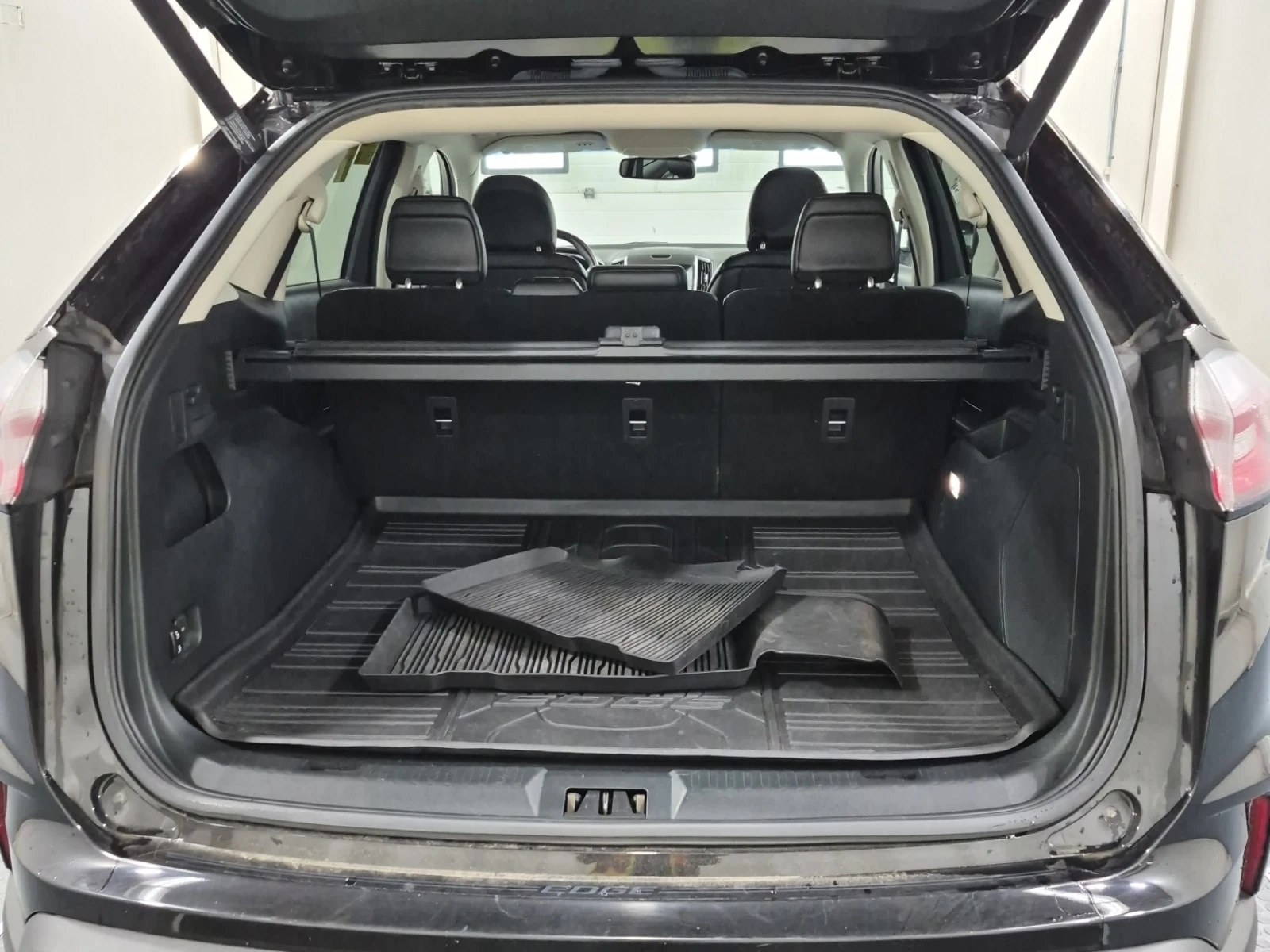 Ford Edge TITANIUM| ПАМЕТ| KEYLESS| NAVI| 2 КЛЮЧА| , снимка 14 - Автомобили и джипове - 55812236