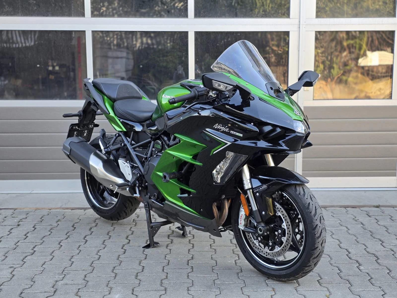 Kawasaki Ninja H2 SX SE 2025