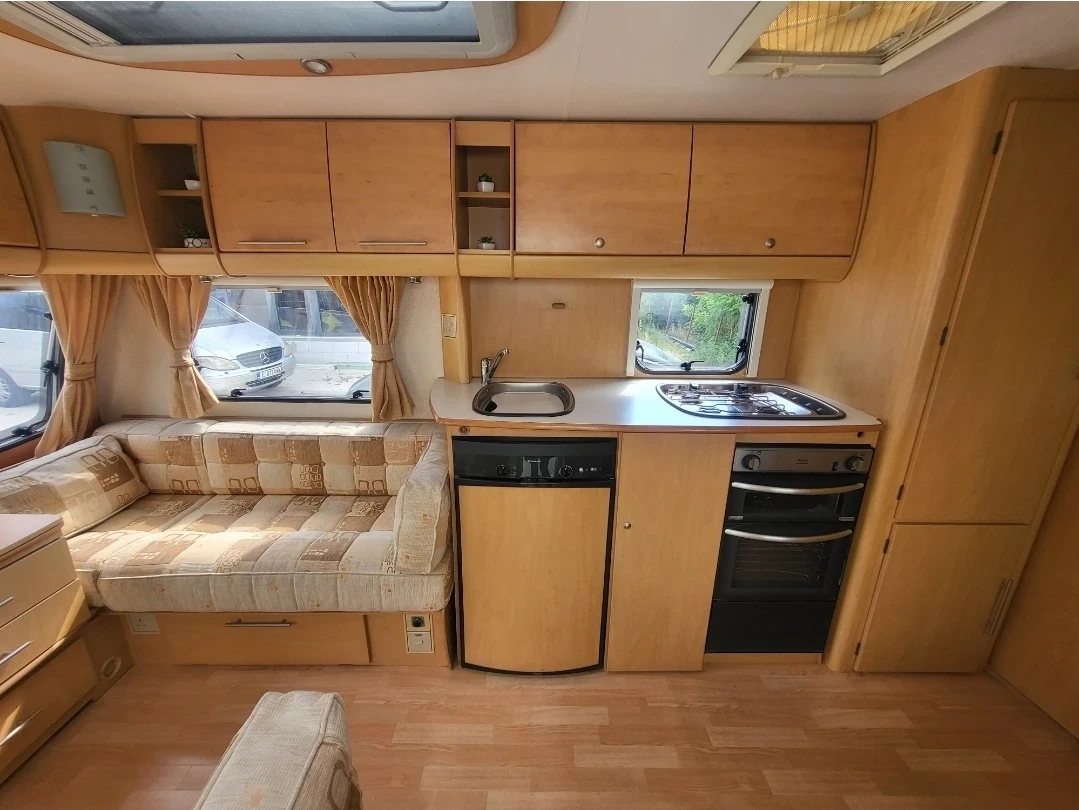 Каравана Други Bailey Pageant 6 Burgundy, снимка 8 - Каравани и кемпери - 55546986
