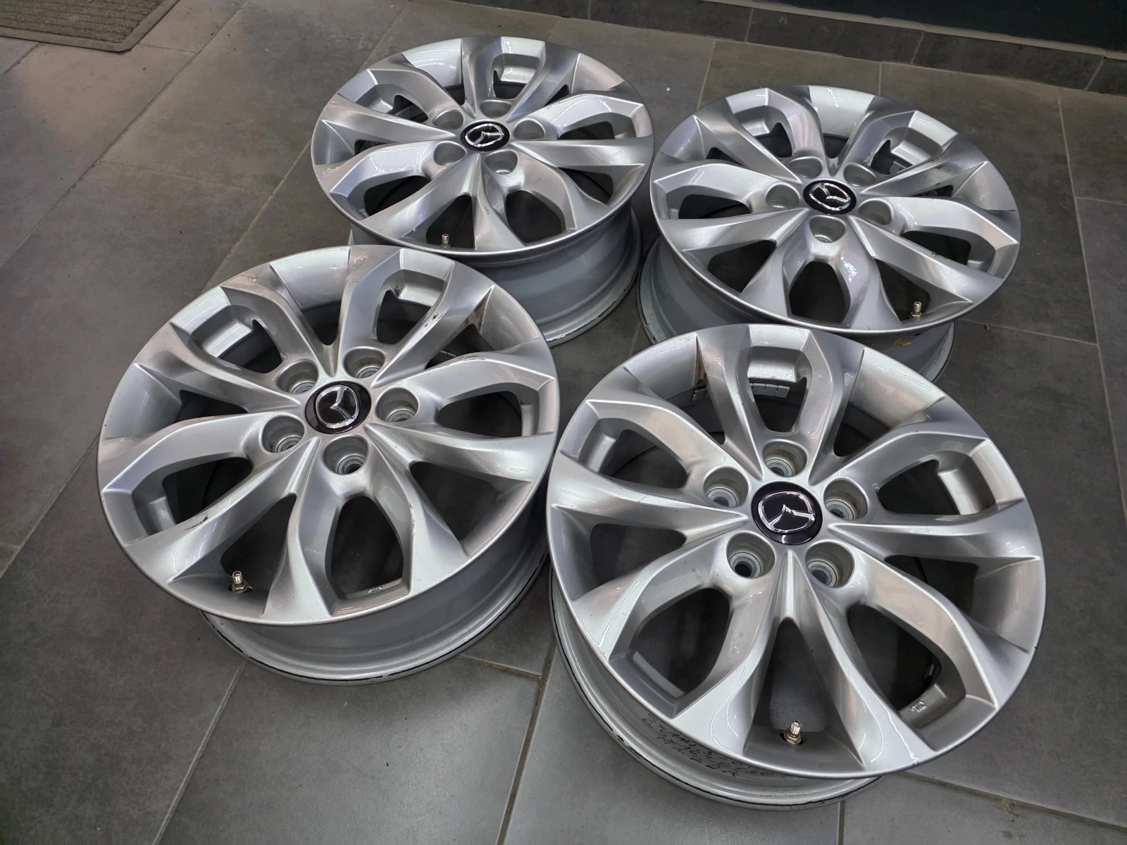   Mazda 3 | Mobile.bg   4