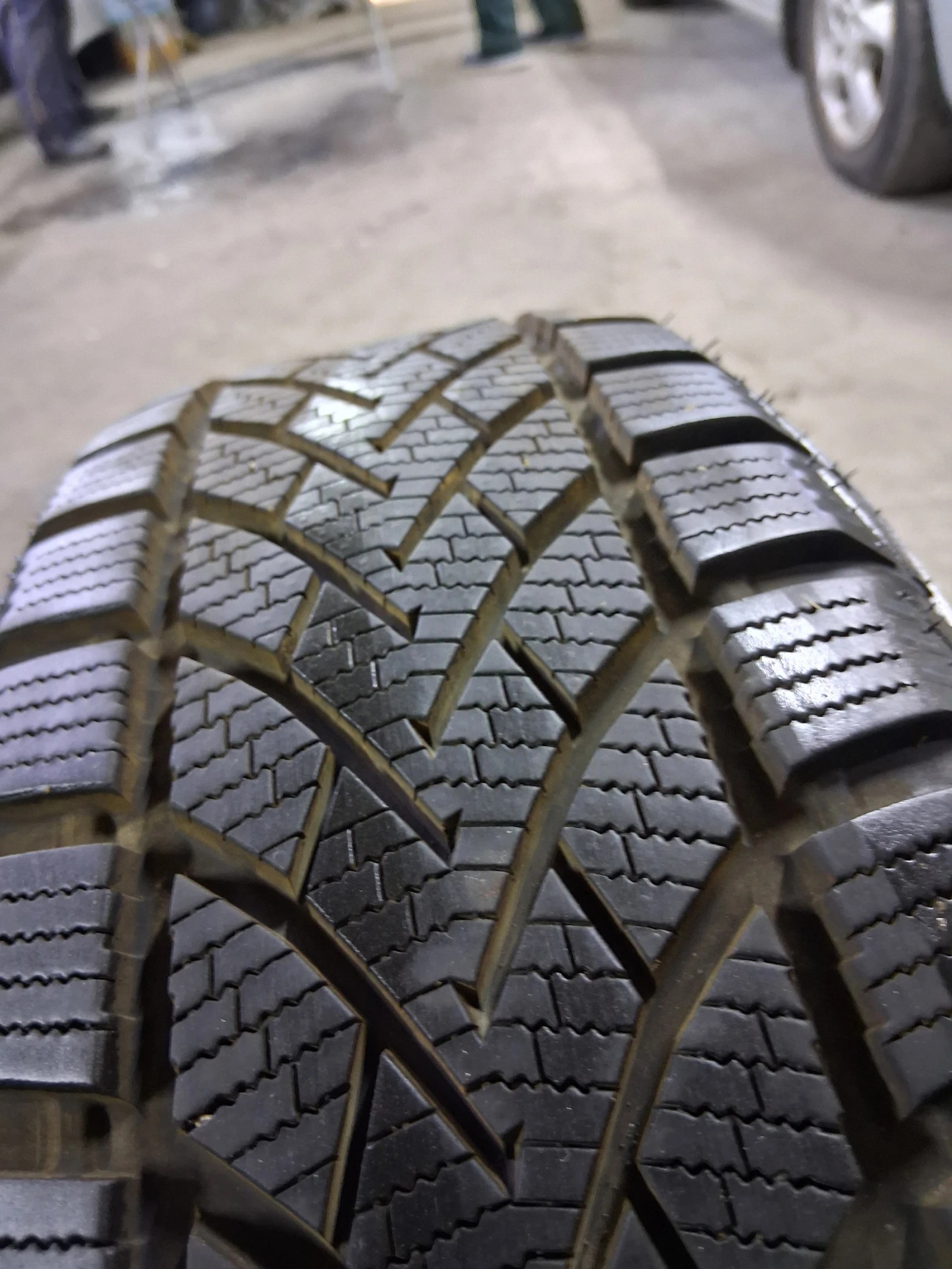 ���� � ������ 195/65R15 �� ����� | Mobile.bg � ����������� 8