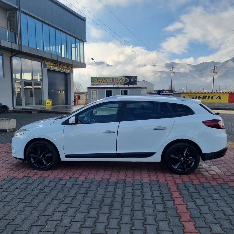 Renault Megane 2.0 DCI, снимка 2 - Автомобили и джипове - 48704733