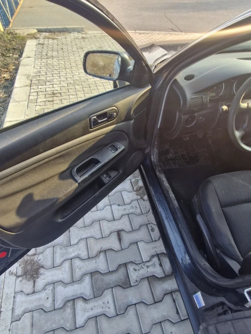 VW Passat 1.6 LPG, снимка 7 - Автомобили и джипове - 49291582