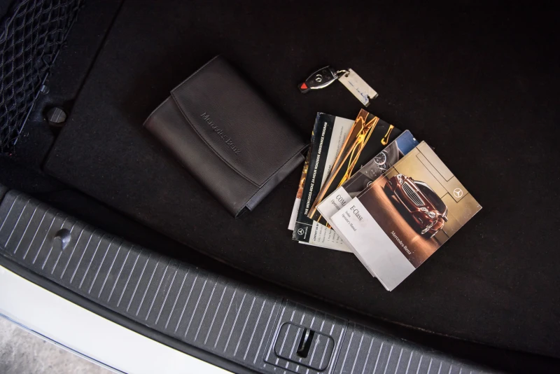 Mercedes-Benz E 350 4Matic V6, снимка 17 - Автомобили и джипове - 52536122