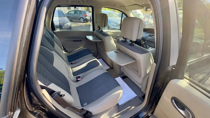 Renault Scenic 1.6i-16v, снимка 13 - Автомобили и джипове - 49978066