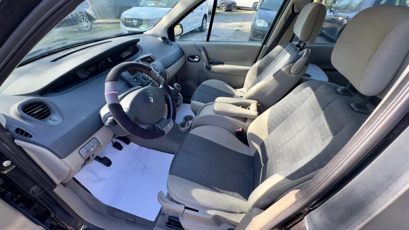 Renault Scenic 1.6i-16v, снимка 9 - Автомобили и джипове - 49978066
