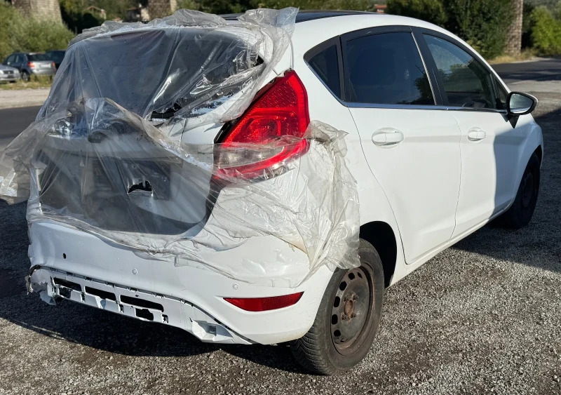 Ford Fiesta 1.6tdci75/90hp, снимка 4 - Автомобили и джипове - 52189214