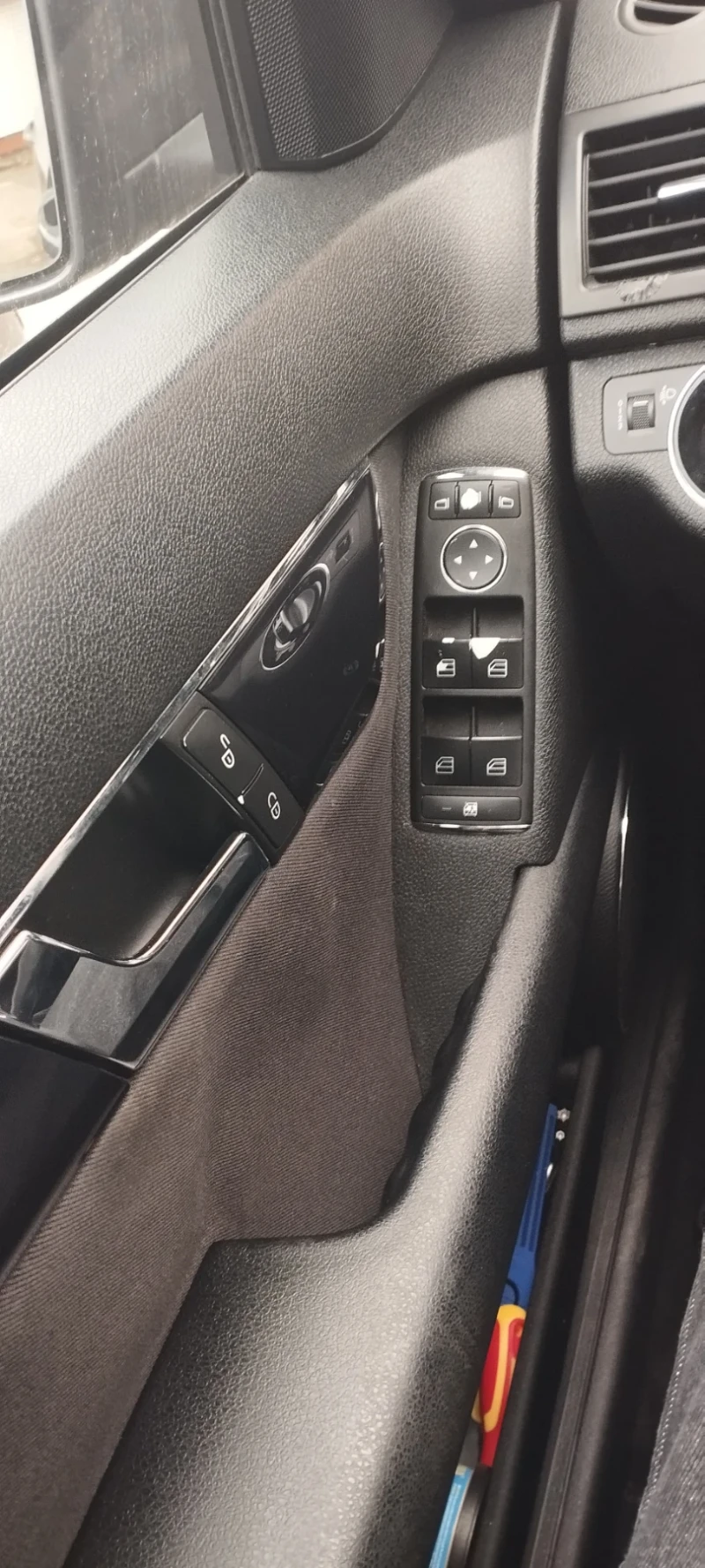 Mercedes-Benz C 180 Компресор, снимка 9 - Автомобили и джипове - 52788310