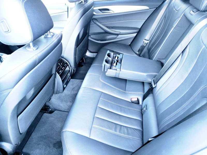 BMW 530 XDrive, снимка 12 - Автомобили и джипове - 53121341