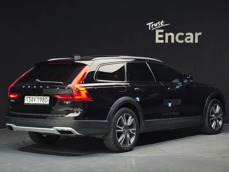 Volvo V90 Cross Country T5 PRO AWD, снимка 2 - Автомобили и джипове - 54252300