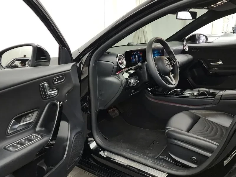 Mercedes-Benz A 220 220 Hatchback, снимка 10 - Автомобили и джипове - 55558093