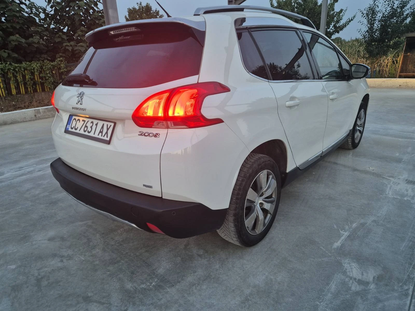 Peugeot 2008 1.6 E HDI AVTOMAT, БЯЛА ПЕРЛА , ПАНОРАМА - изображение 5