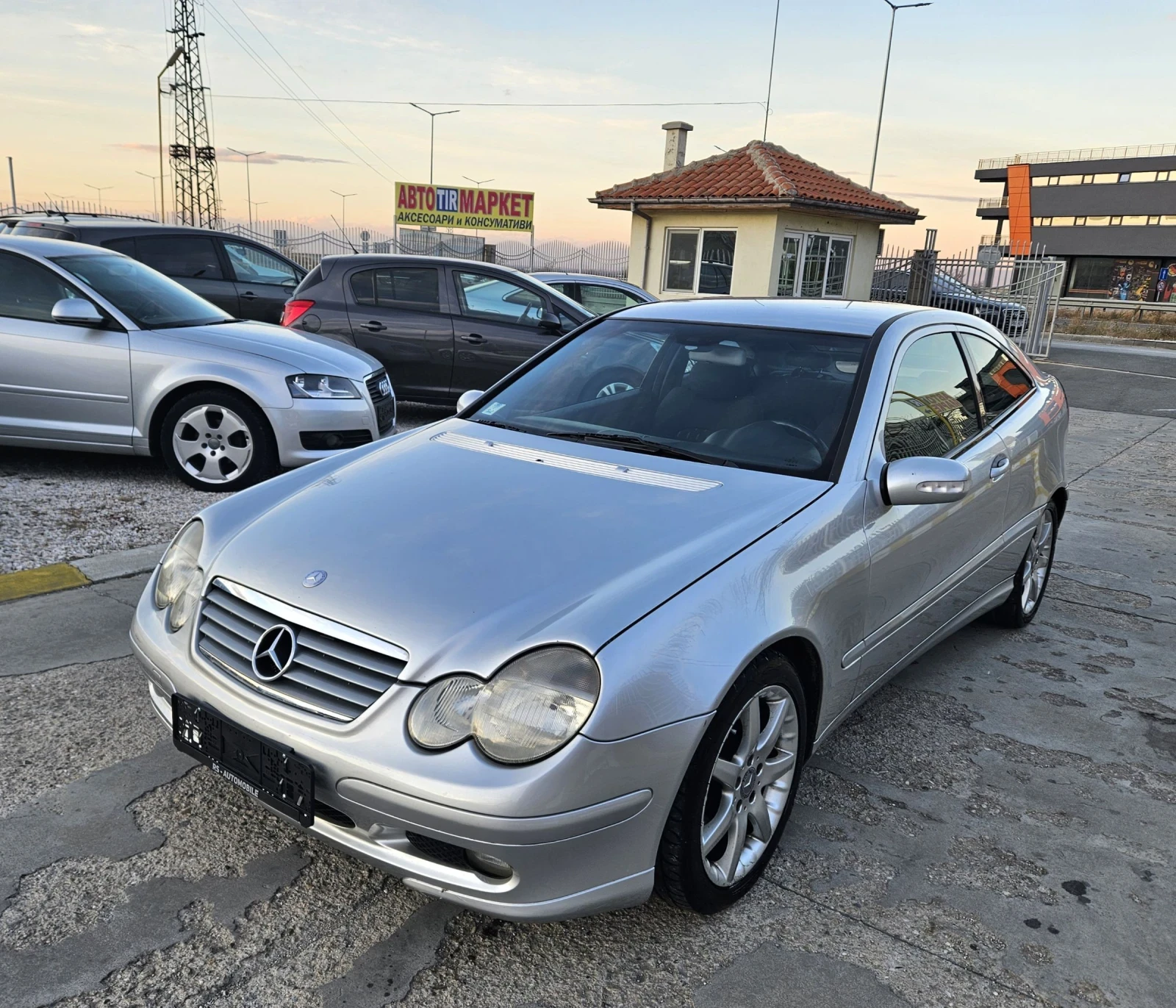 Mercedes-Benz C 200 Бензин Автомат - [1] 